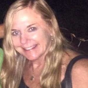 Meet your Posher, Maura